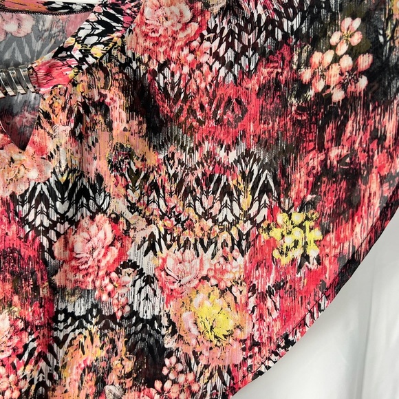Notations Wonen’s Floral Chiffon Blouse - with metal bar detail - Picture 5 of 10